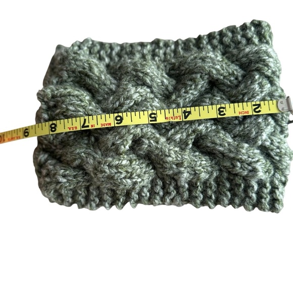 Chunky Knit Headband in Green - Picture 3 of 3